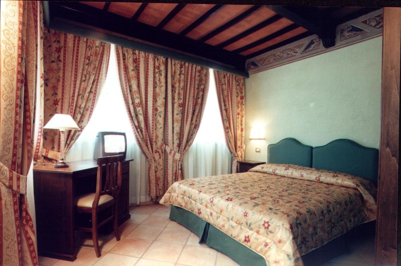 Villa Le Camelie Сиена Экстерьер фото