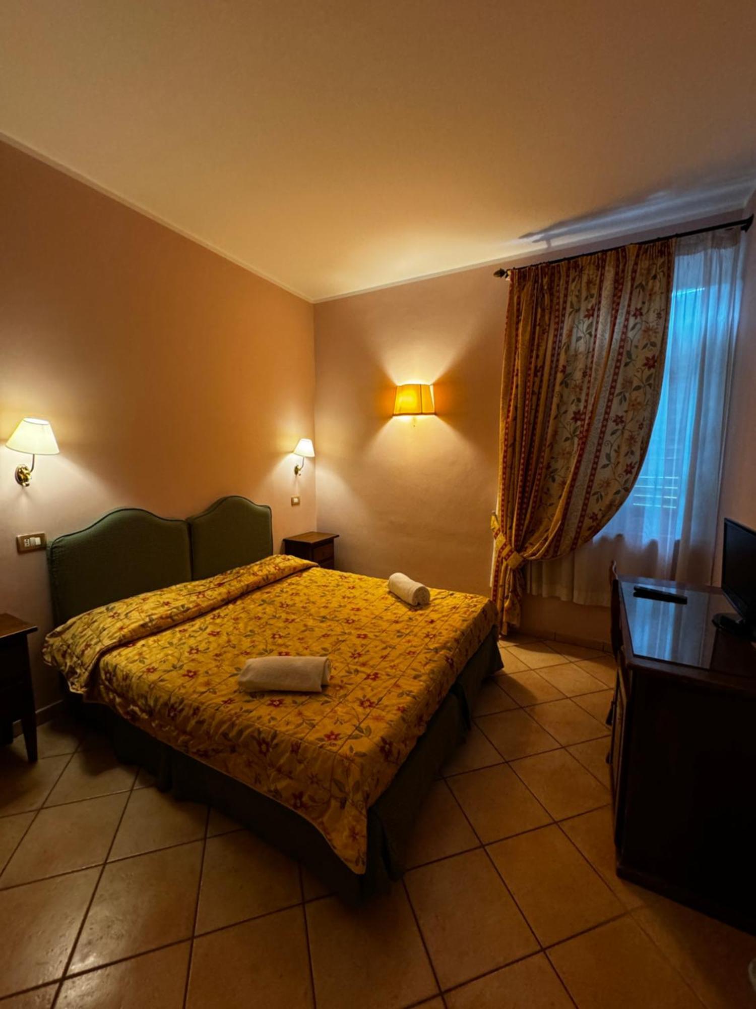 Villa Le Camelie Сиена Экстерьер фото