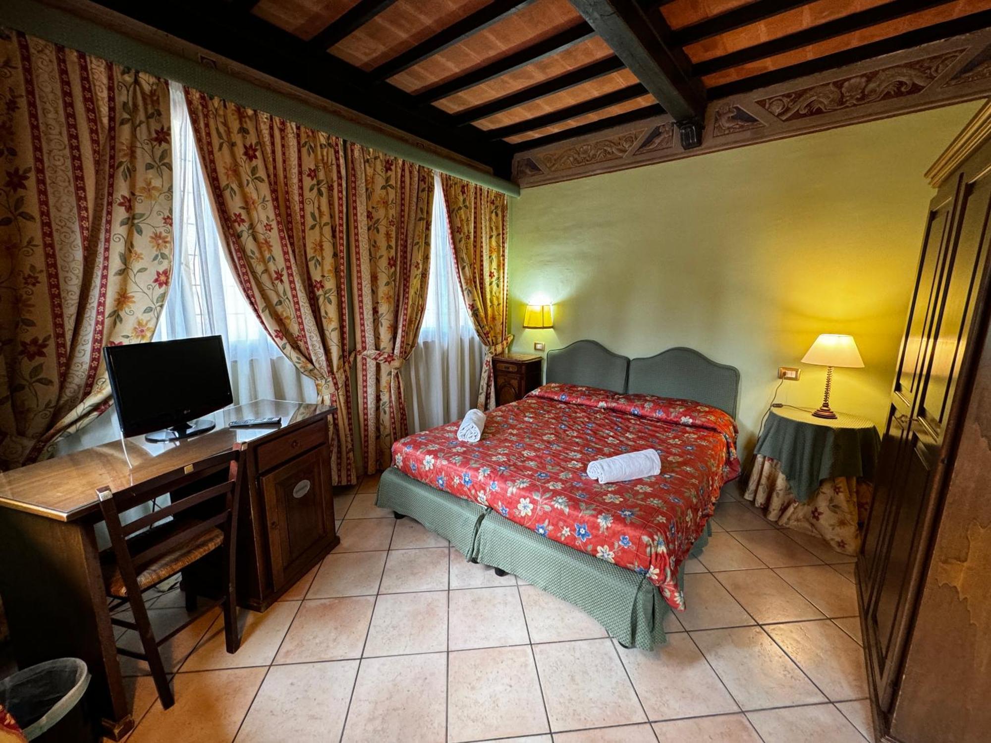 Villa Le Camelie Сиена Экстерьер фото
