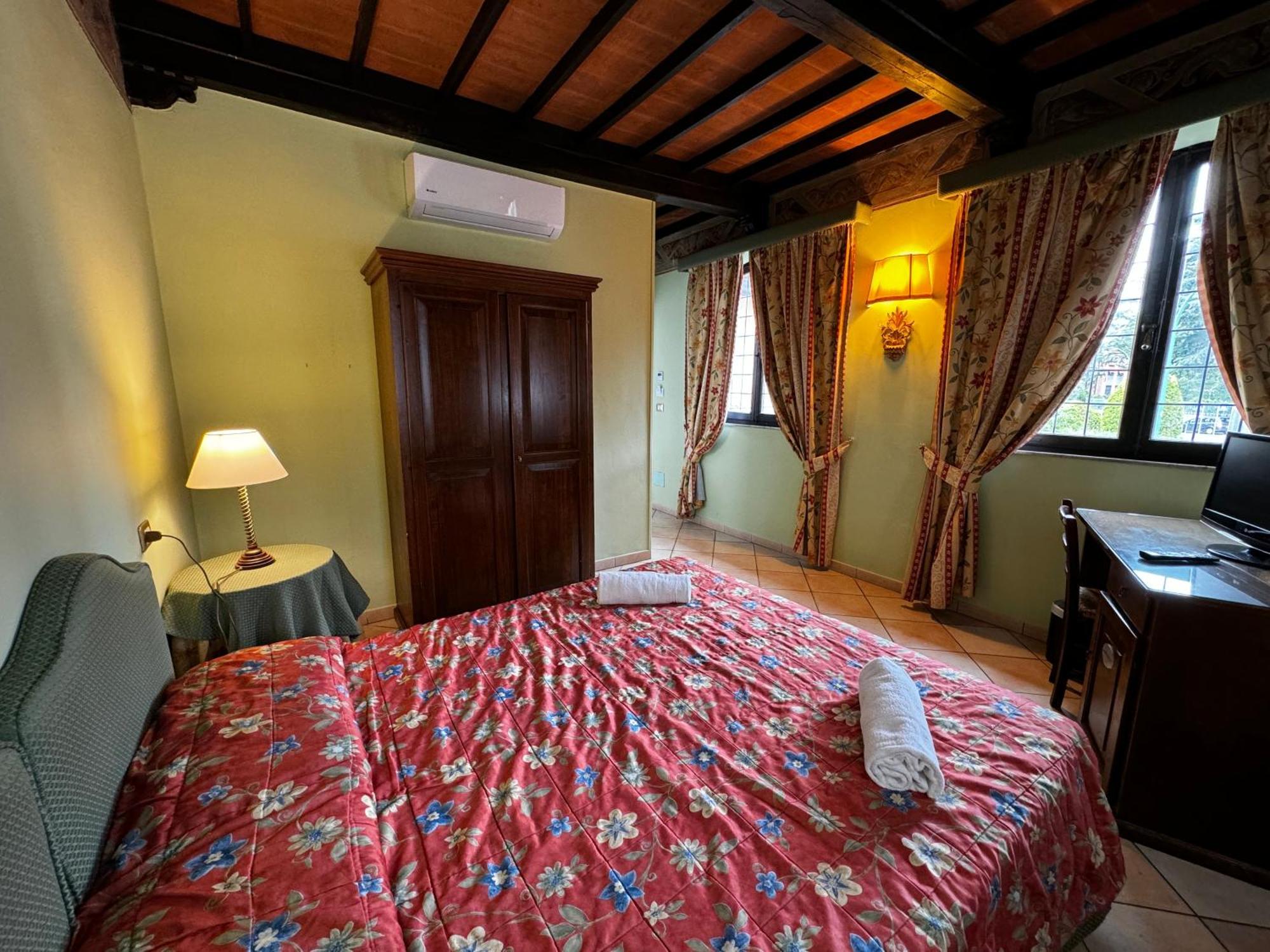 Villa Le Camelie Сиена Экстерьер фото