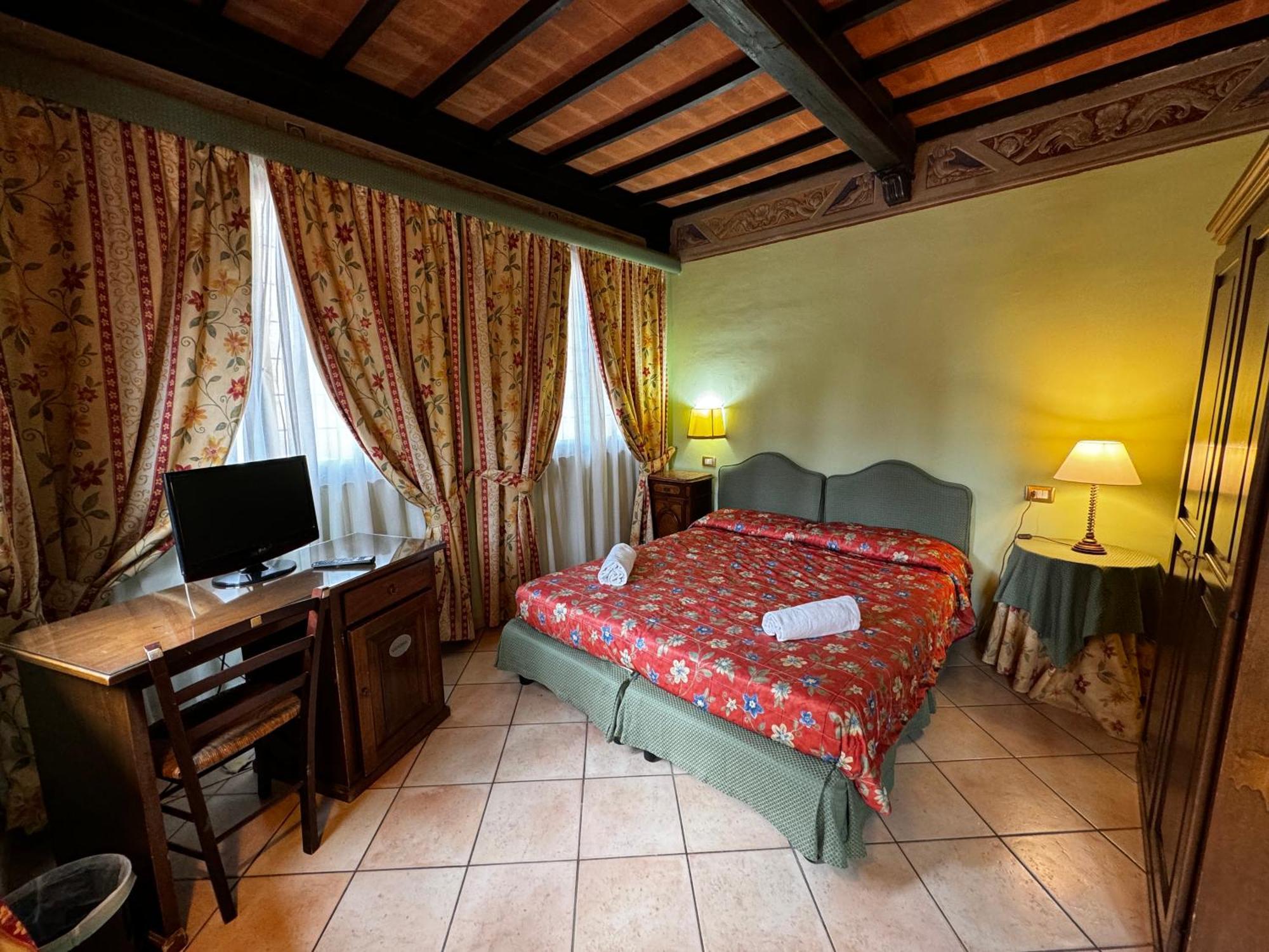 Villa Le Camelie Сиена Экстерьер фото